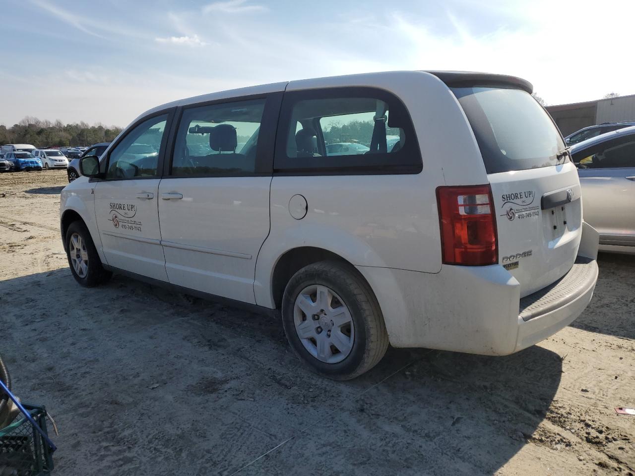 2010 Dodge Caravan - Image 2