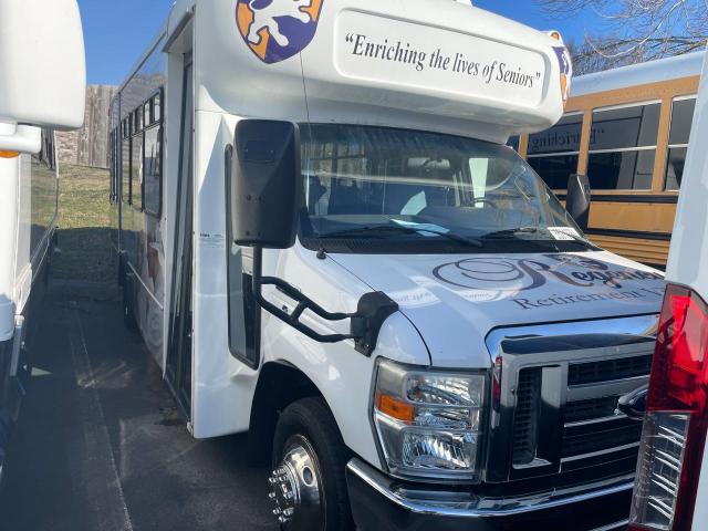 2012 Ford Econoline E450 Super Duty Cutaway Van