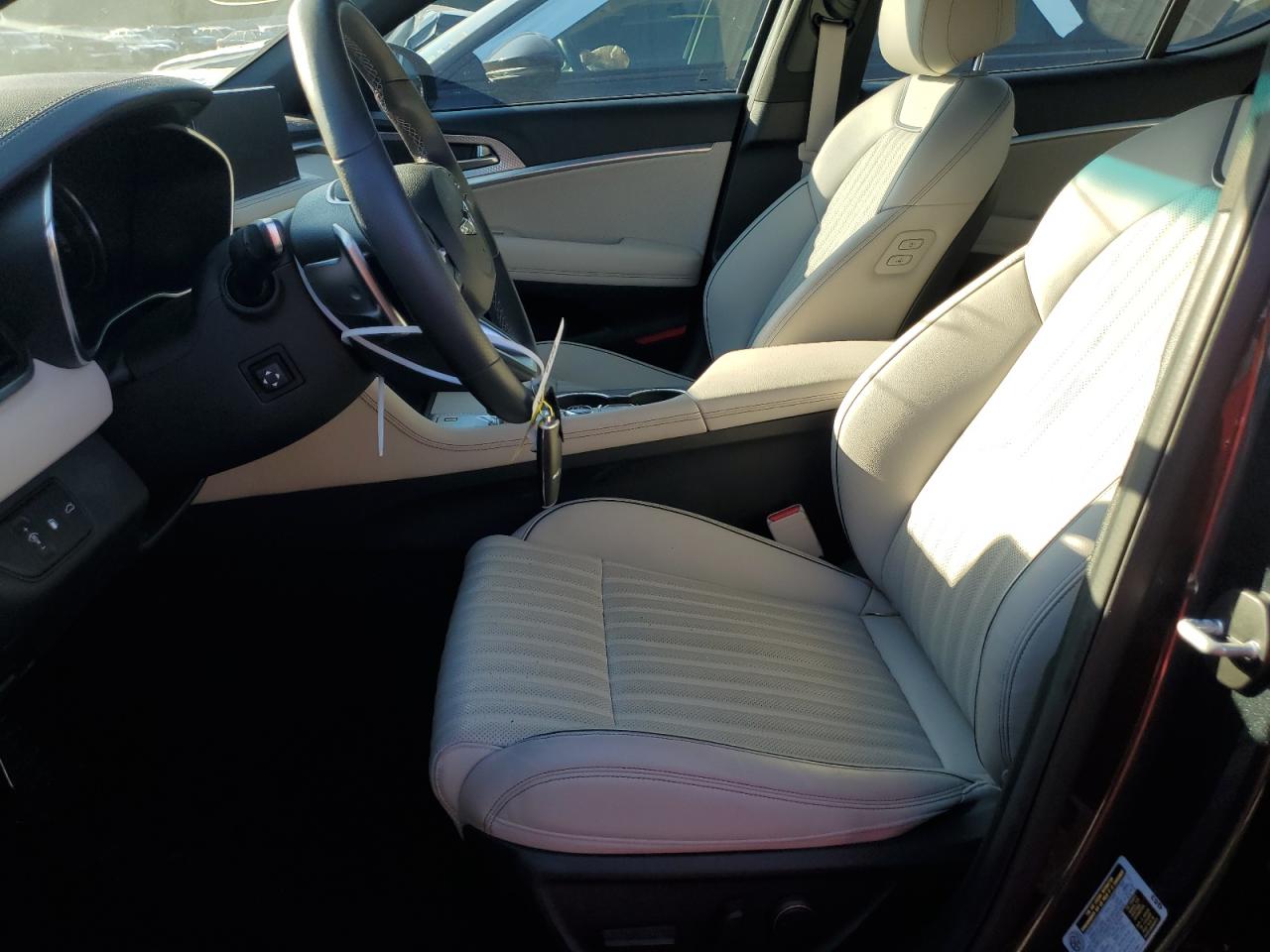 2023 Genesis G70 - Image 7