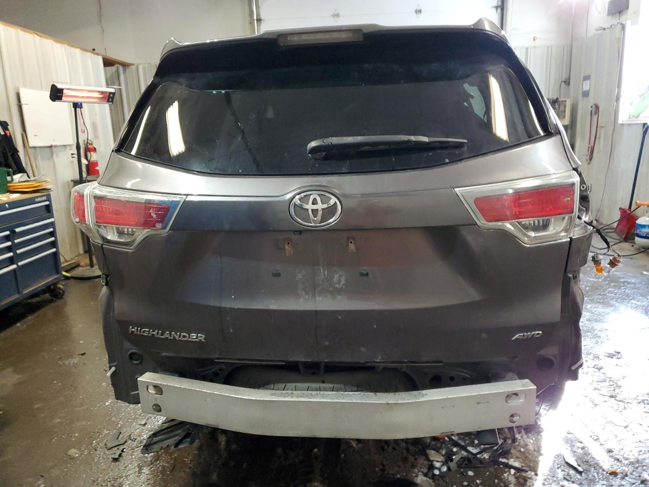 2016 Toyota Highlander - Image 6
