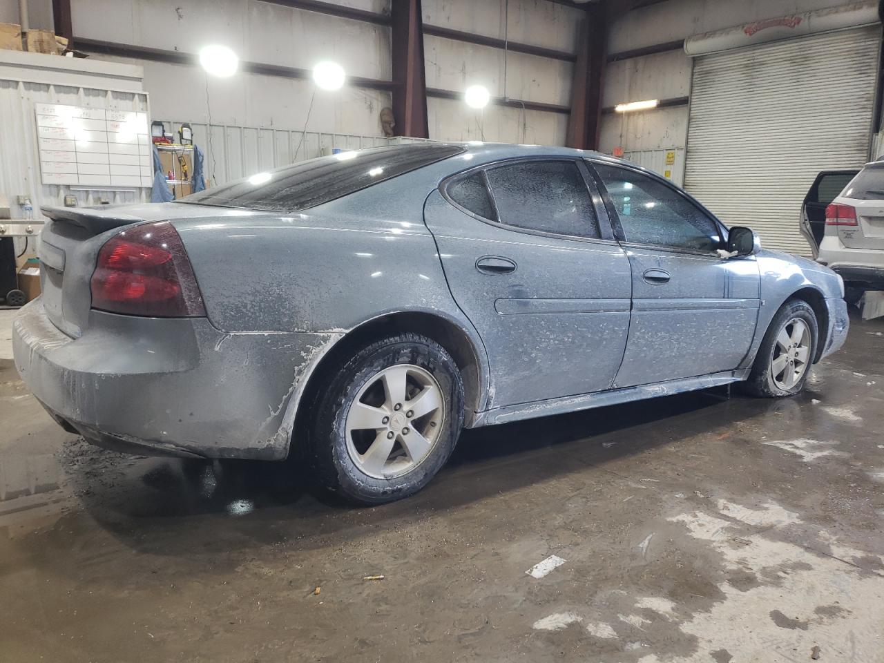 2006 Pontiac Grand Prix - Image 3