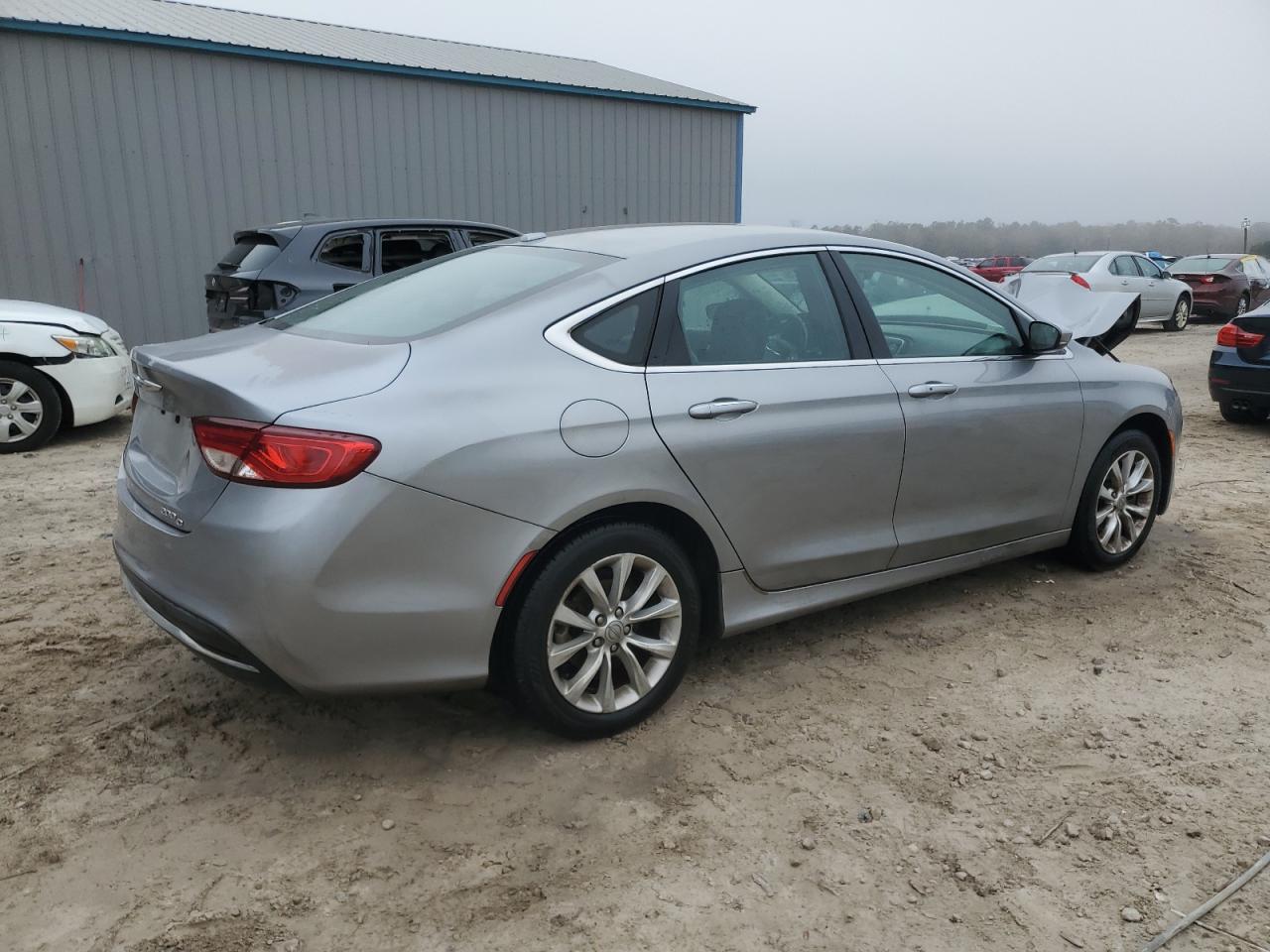 2015 Chrysler 200 - Image 3