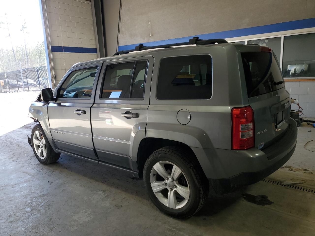 2014 Jeep Liberty (Patriot) - Image 2