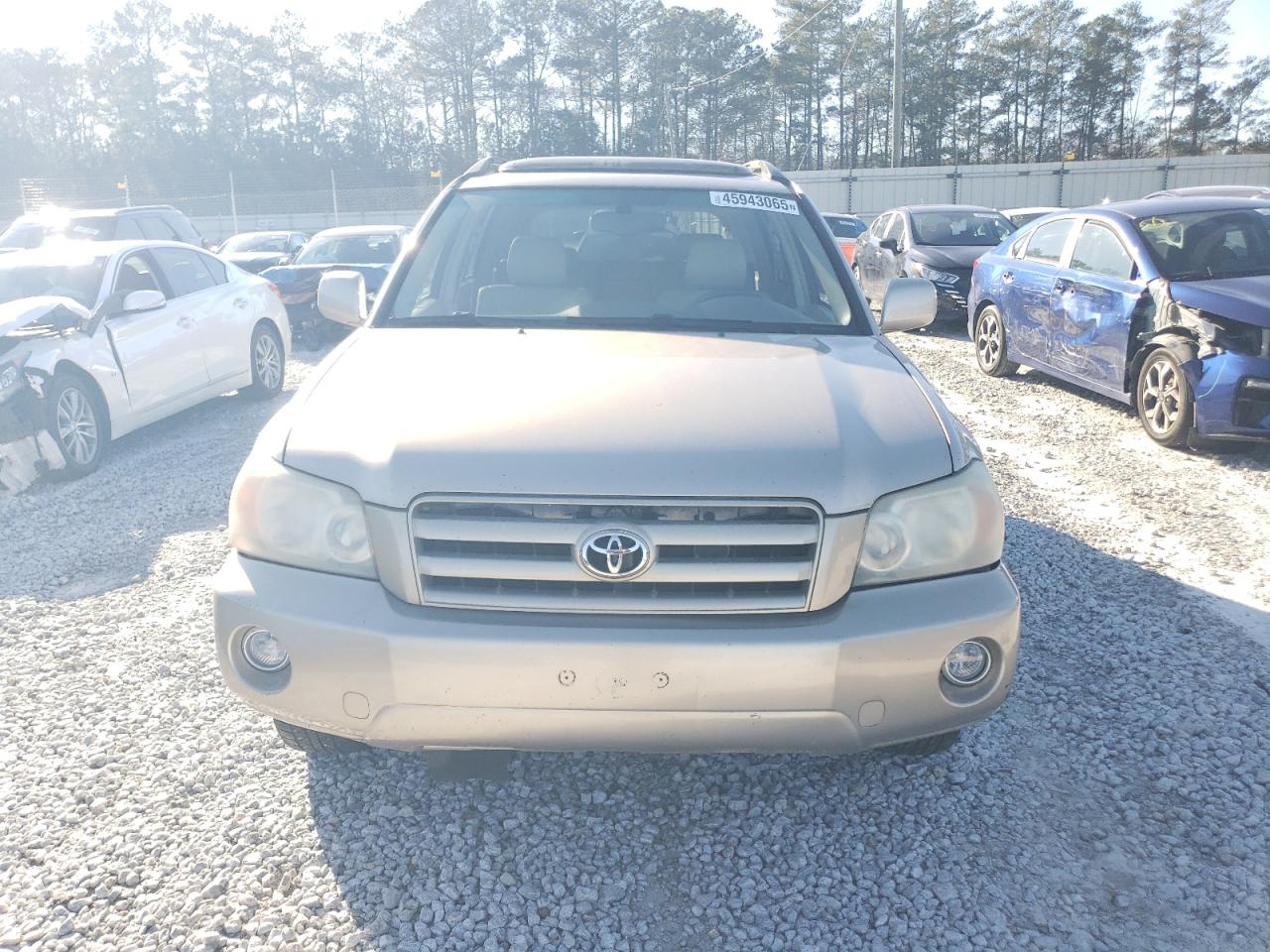 2004 Toyota Highlander - Image 5
