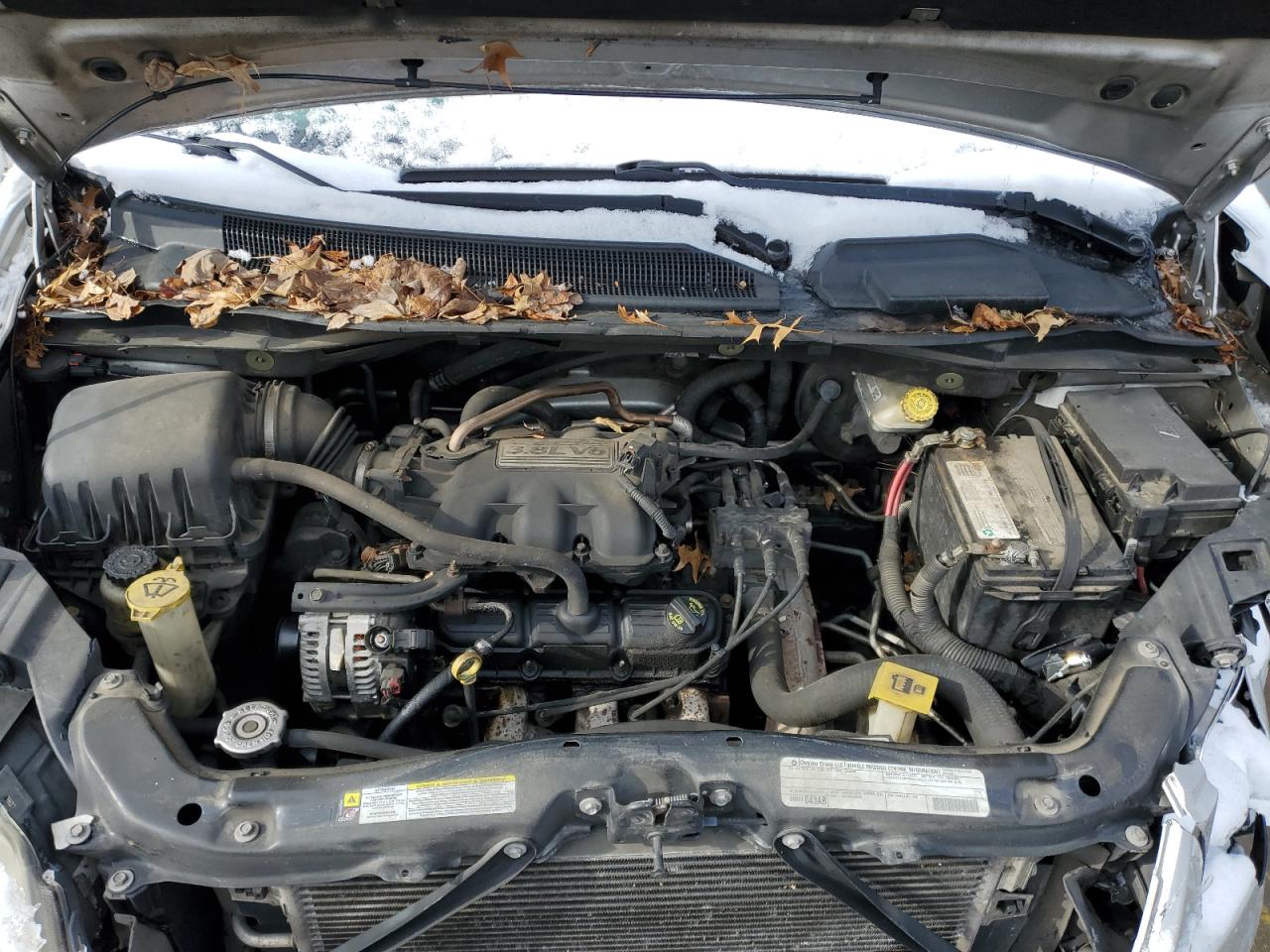 2010 Chrysler Town & Country - Image 13