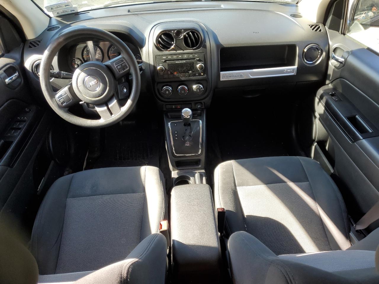 2015 Jeep Compass - Image 8