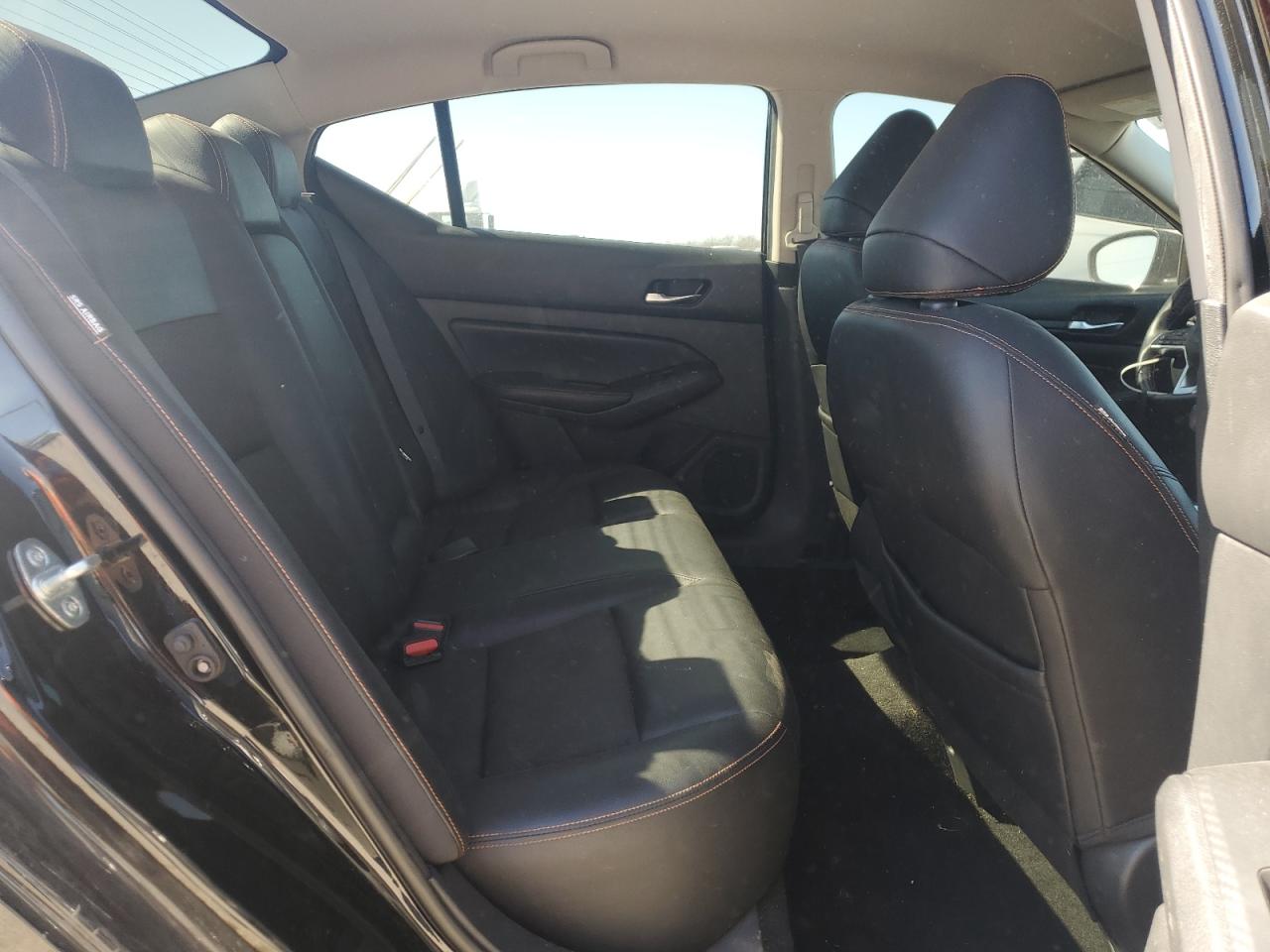 2019 Nissan Altima - Image 10