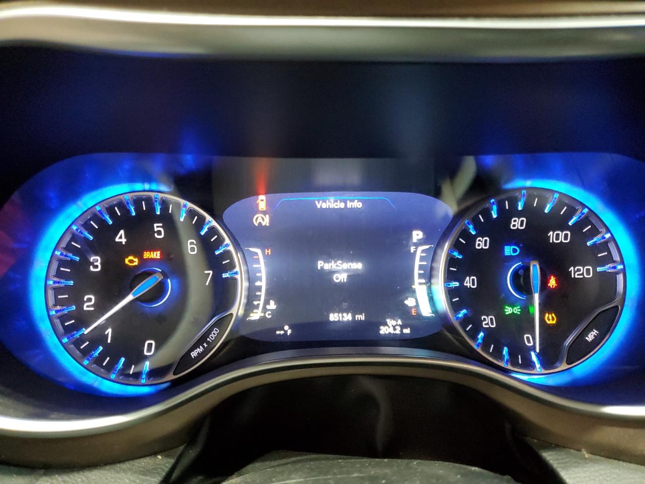 2017 Chrysler Pacifica - Image 9