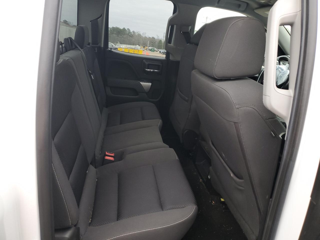 2018 Chevrolet Silverado - Image 10
