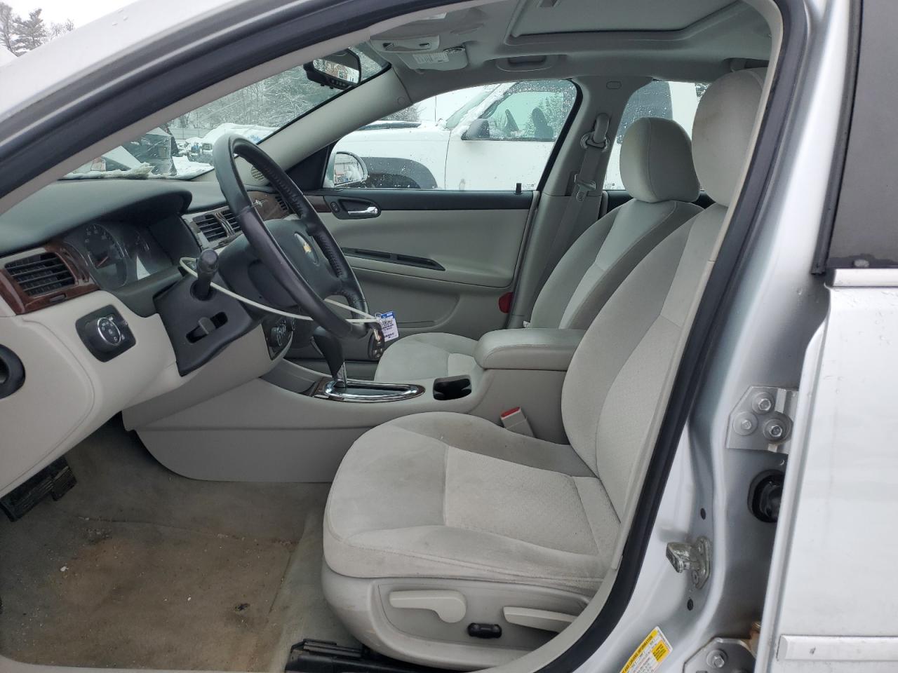 2010 Chevrolet Impala - Image 7