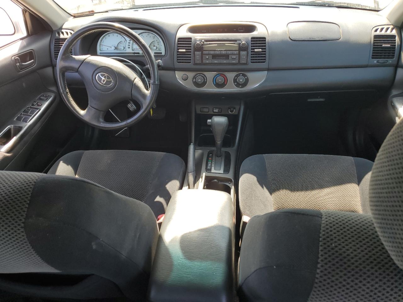 2004 Toyota Camry - Image 8