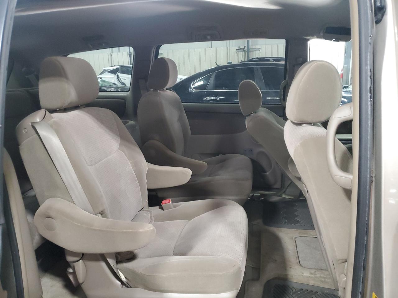 2008 Toyota Sienna - Image 11