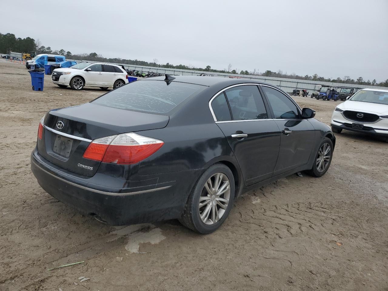 2011 Hyundai Genesis - Image 3