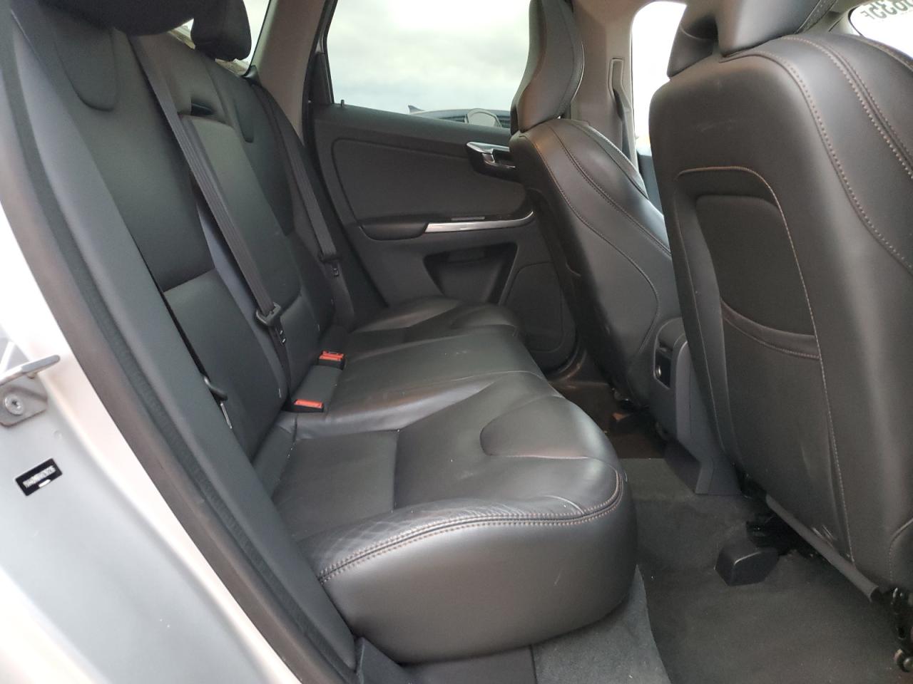 2017 Volvo XC60 - Image 11
