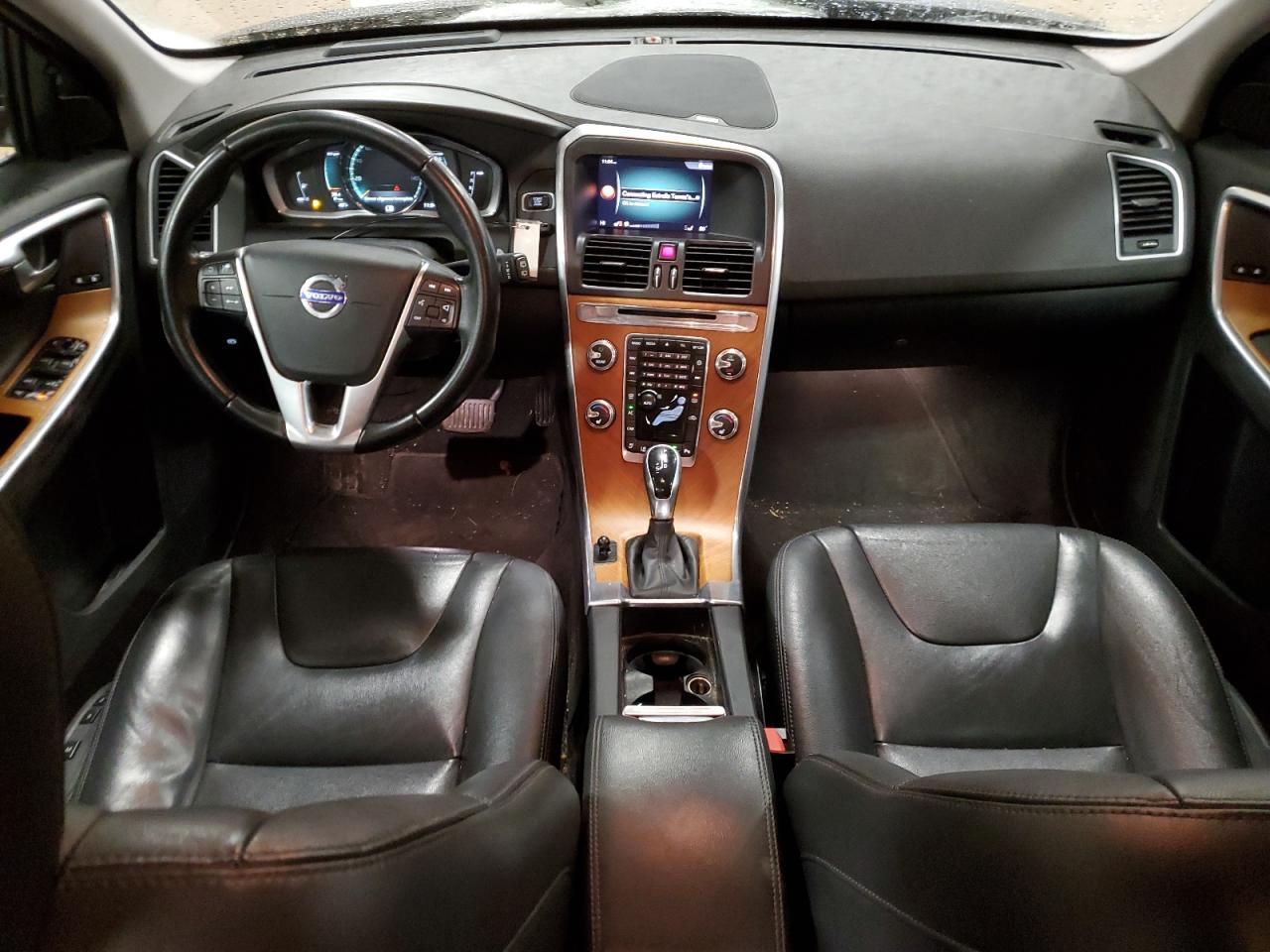 2017 Volvo XC60 - Image 8