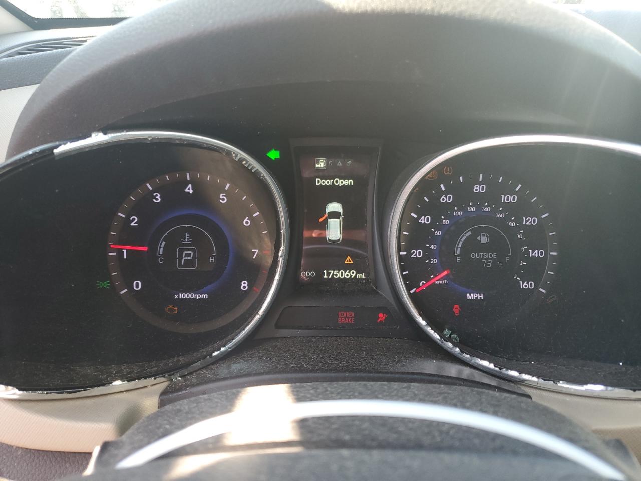 2016 Hyundai Santa Fe - Image 9