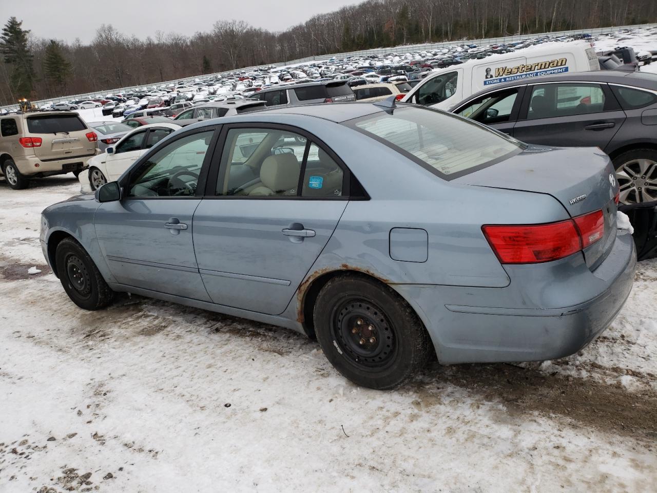 2010 Hyundai Sonata - Image 2