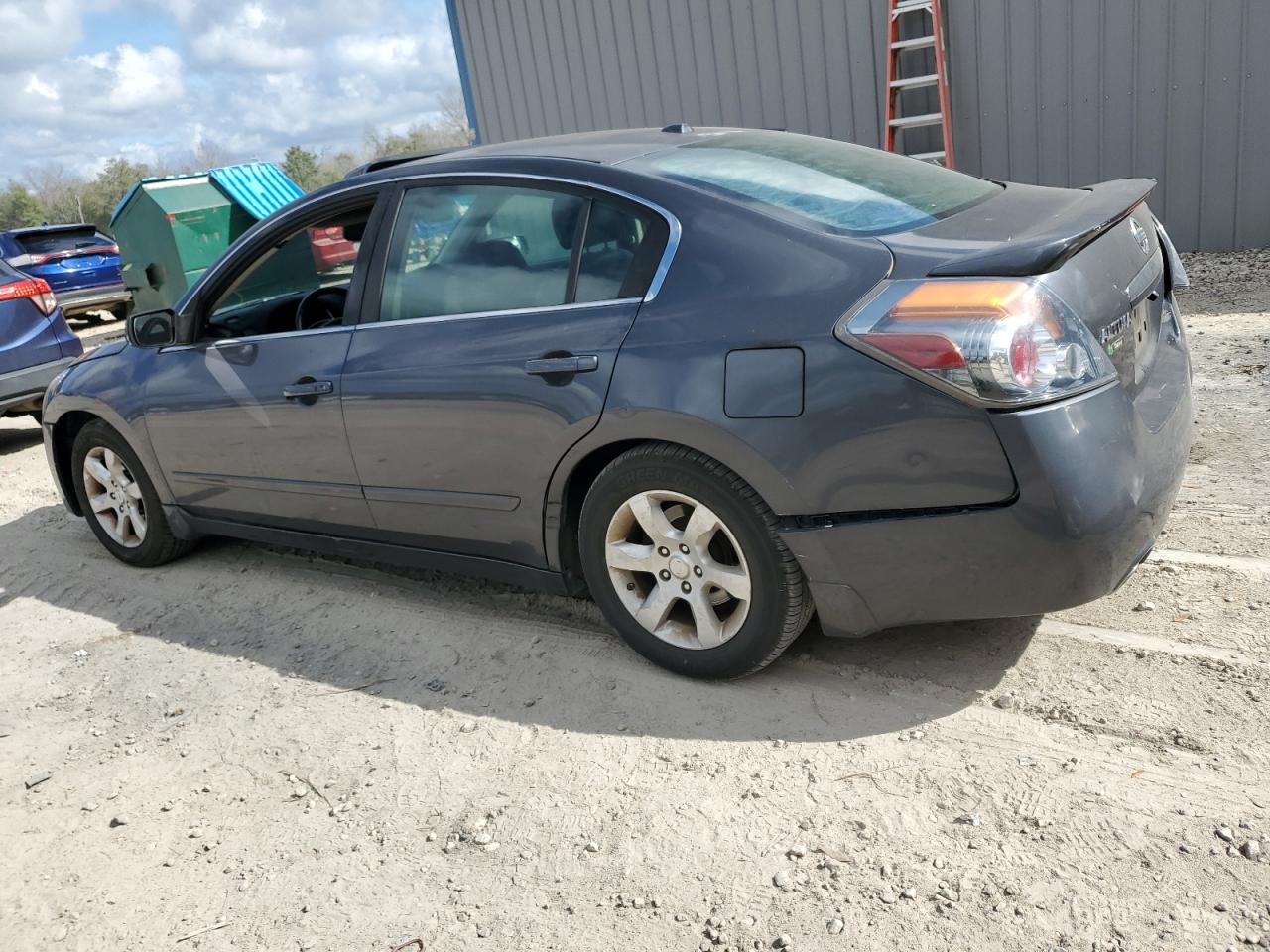 2009 Nissan Altima - Image 2