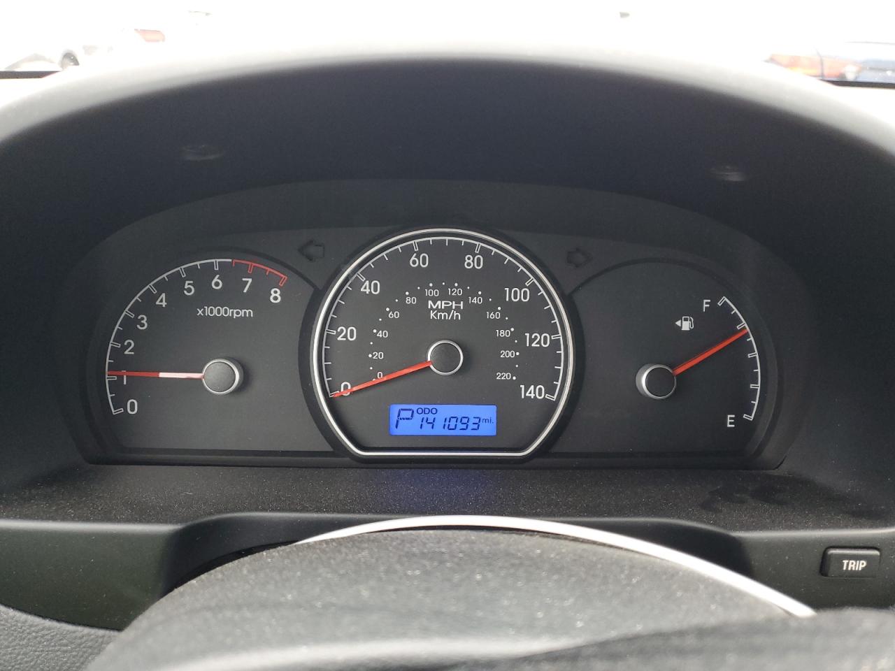 2010 Hyundai Elantra - Image 9