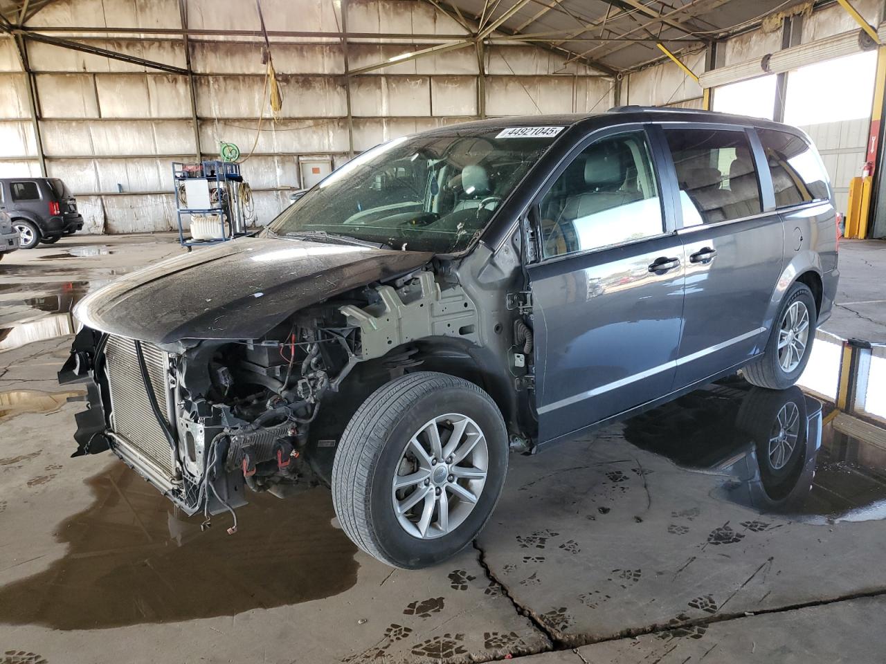 2019 Dodge Caravan - Image 1