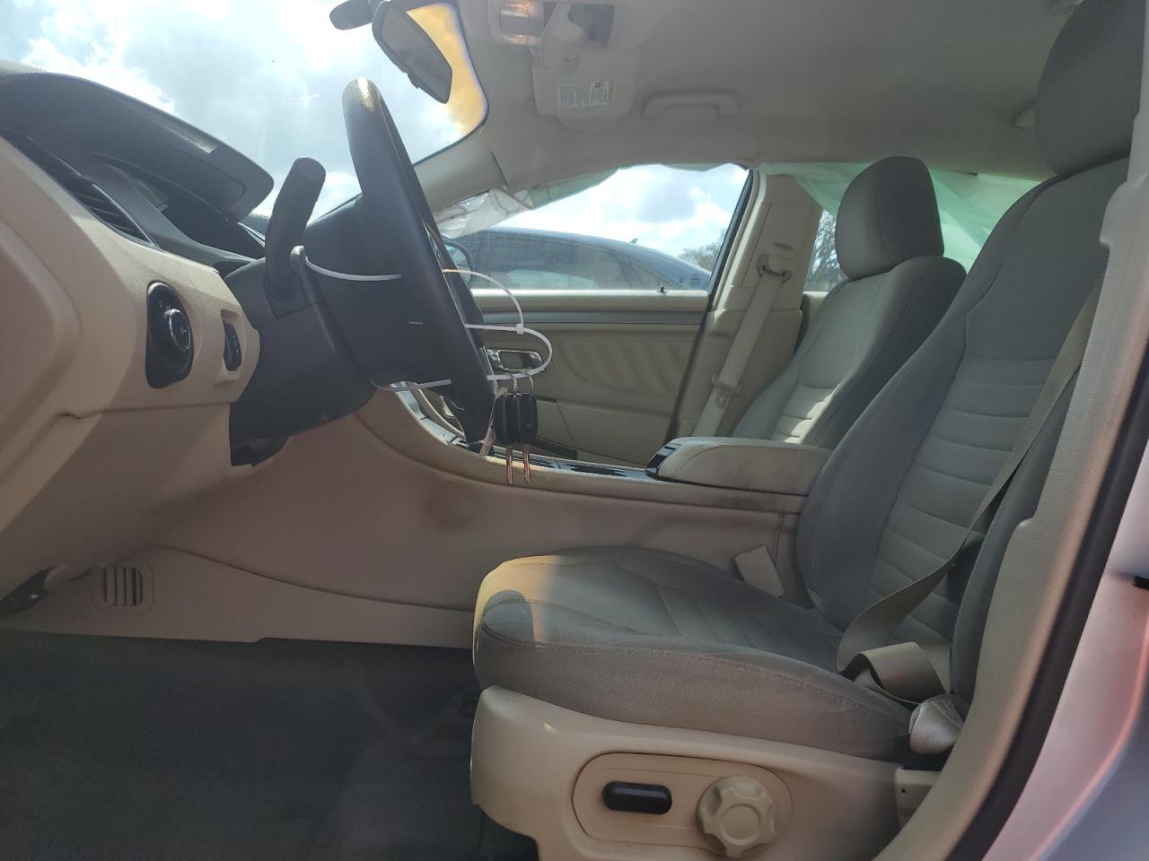 2013 Ford Taurus - Image 7