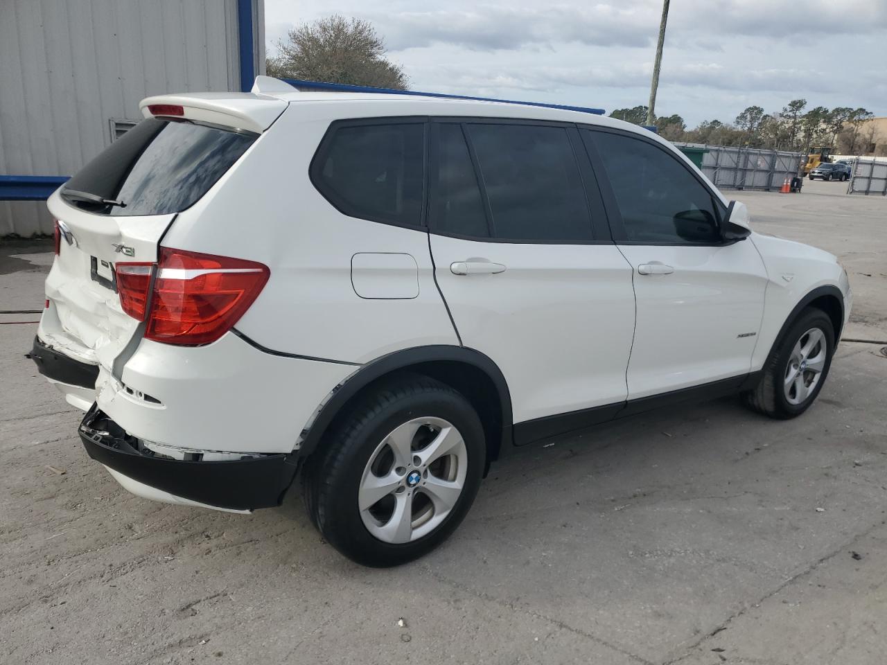 2011 BMW X3 - Image 3