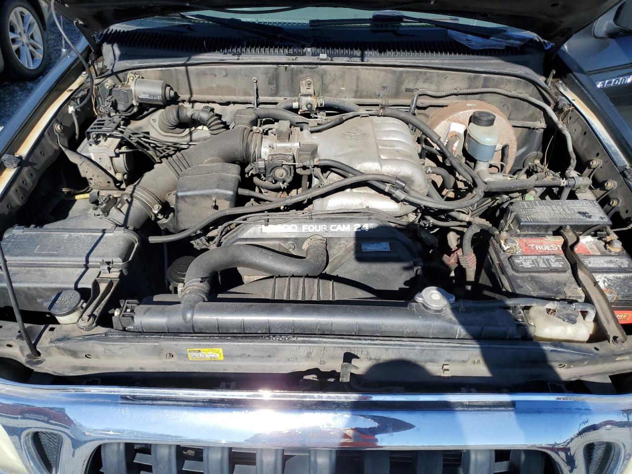 2004 Toyota Tacoma - Image 11