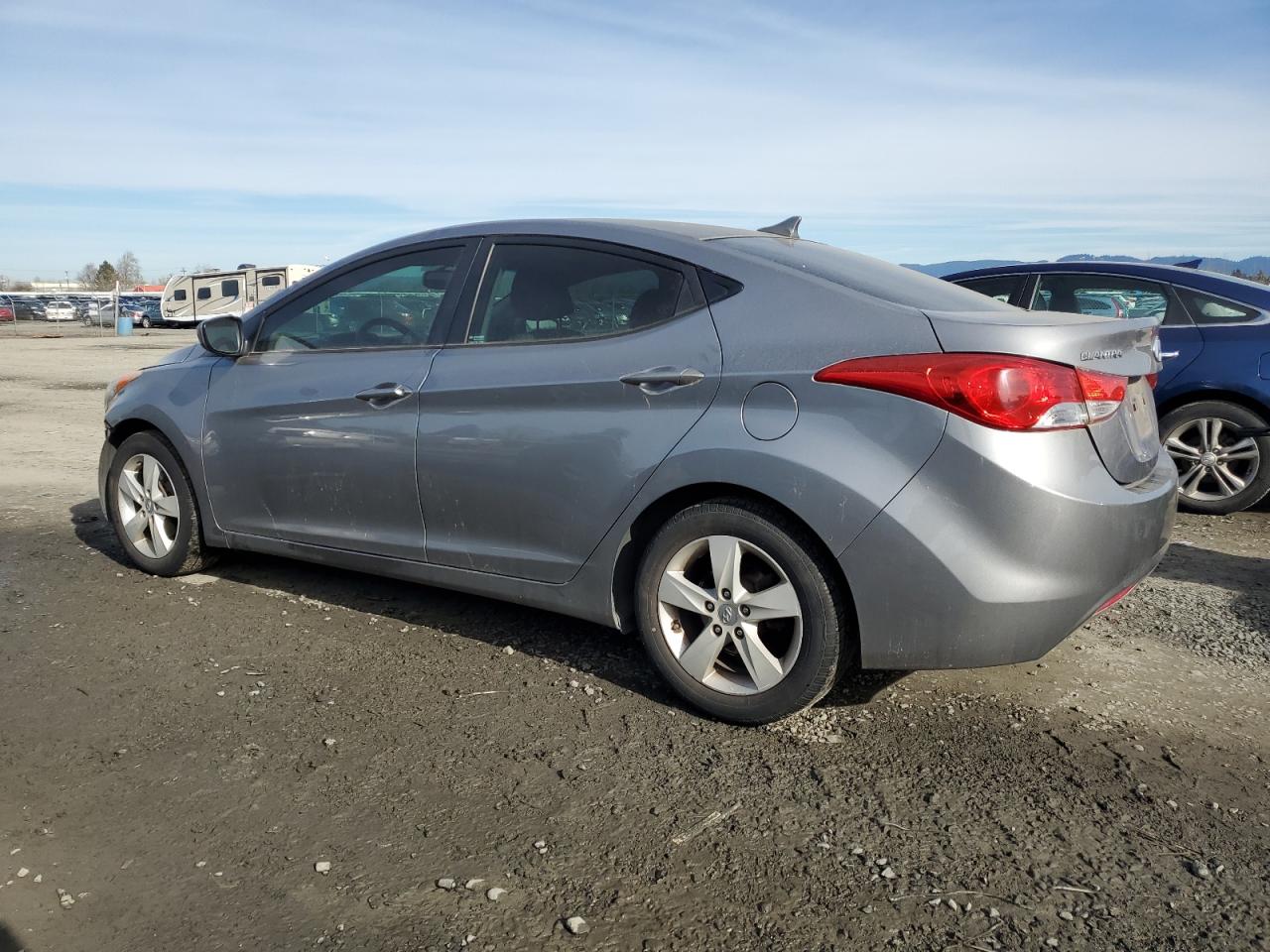 2011 Hyundai Elantra - Image 2
