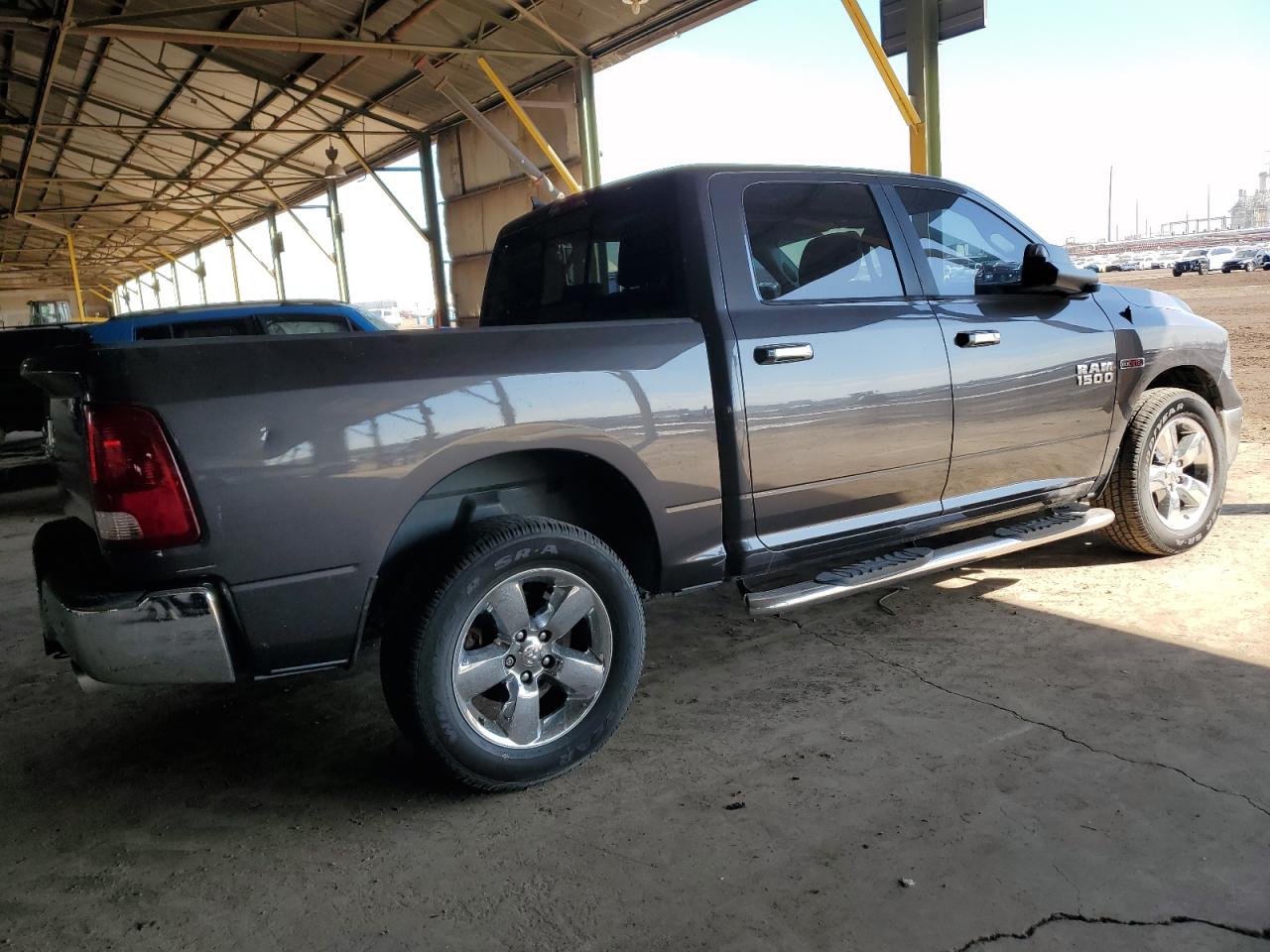 2016 RAM 1500 - Image 3