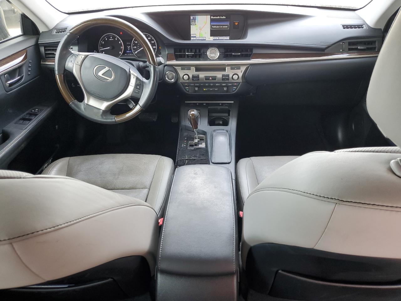 2014 Lexus ES - Image 8