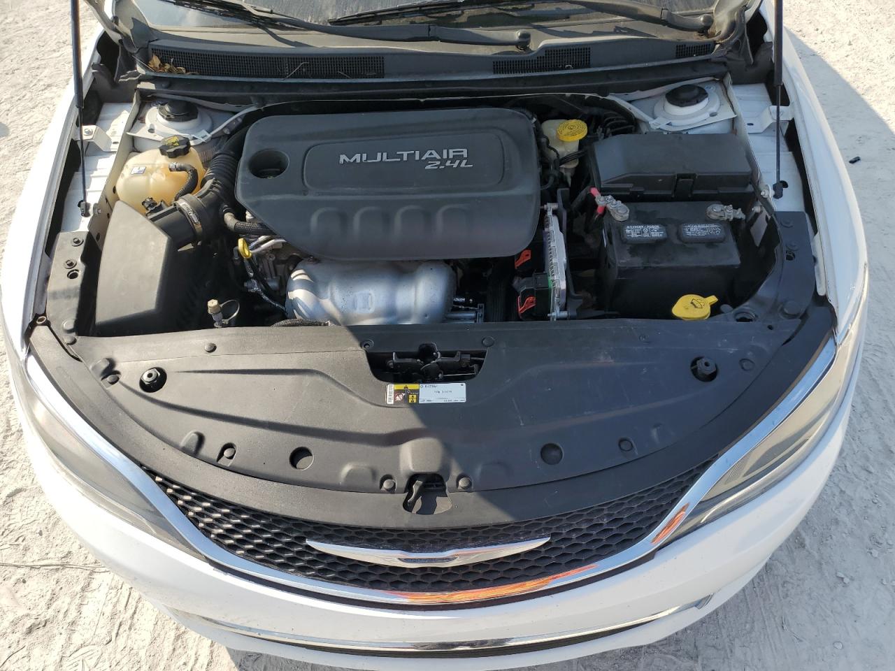 2015 Chrysler 200 - Image 11