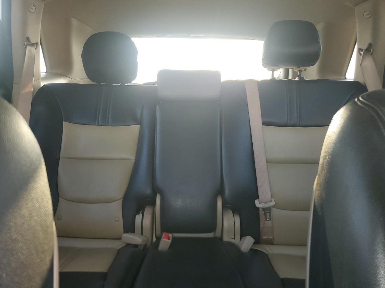 2011 Kia Sorento - Image 10