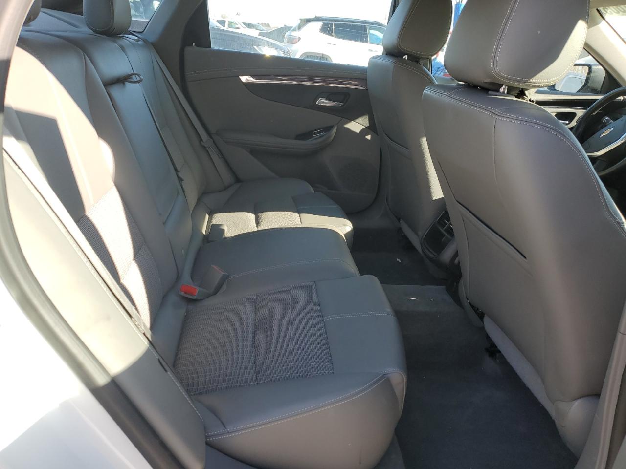 2015 Chevrolet Impala - Image 10