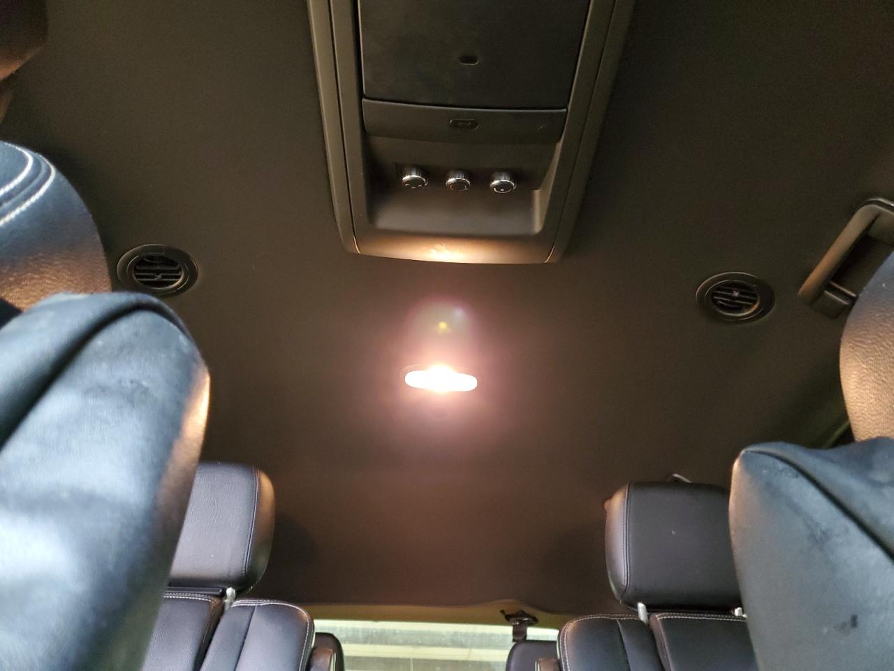 2018 Dodge Caravan - Image 10