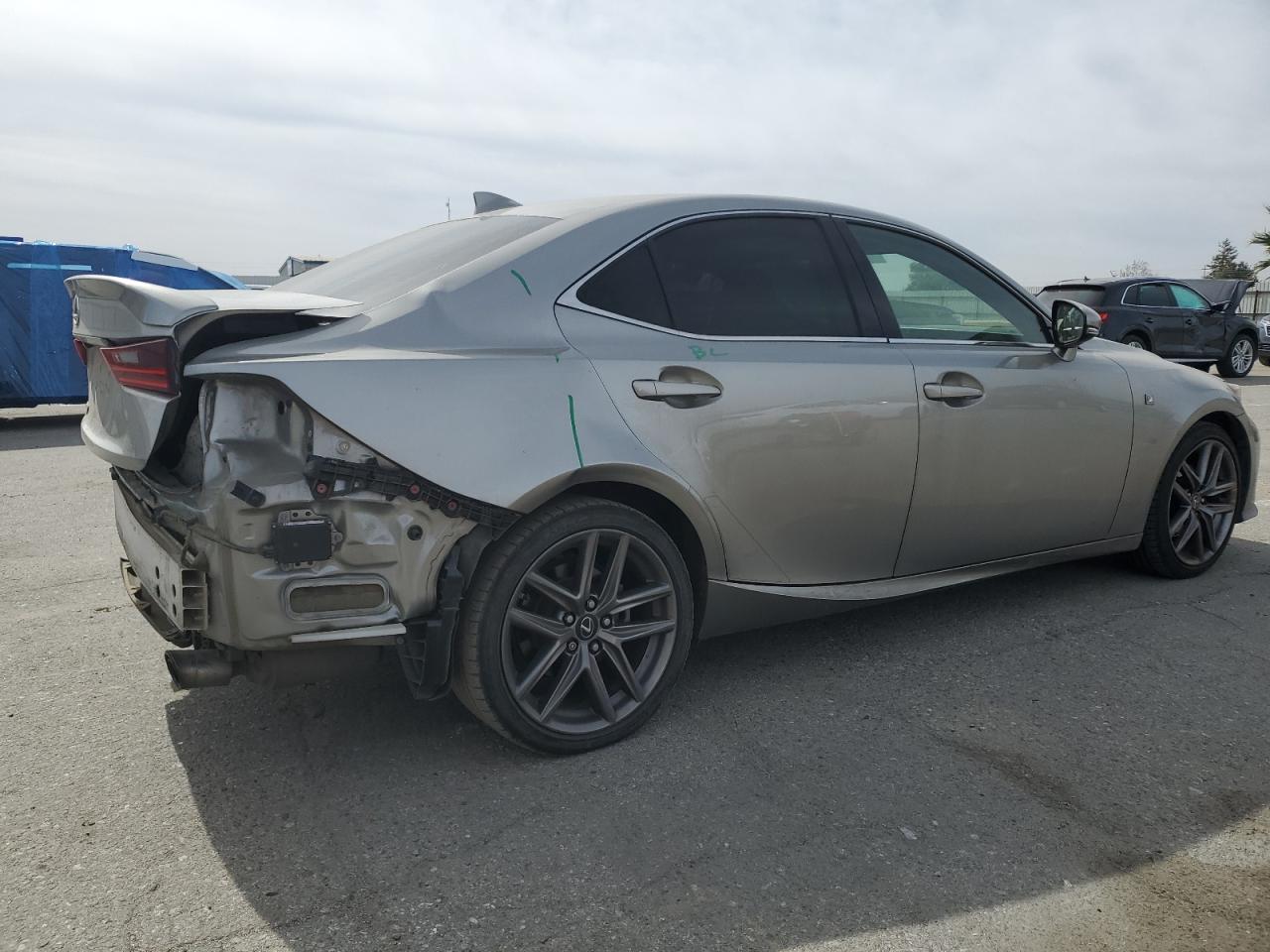 2015 Lexus IS - Image 3