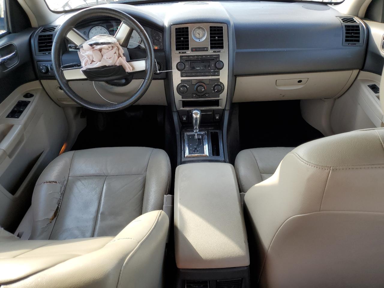 2006 Chrysler 300 - Image 8