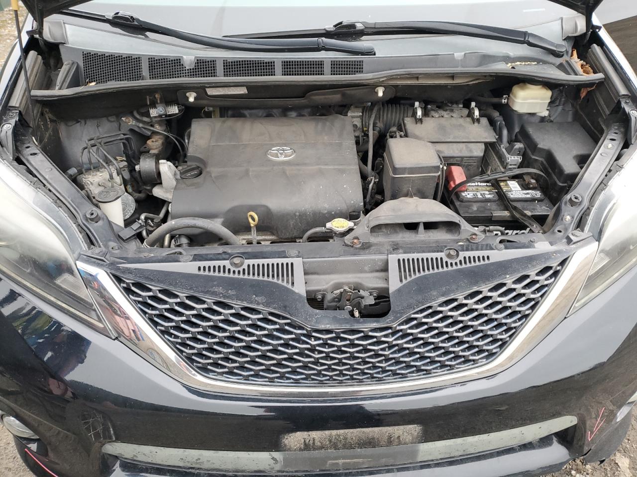 2015 Toyota Sienna - Image 12