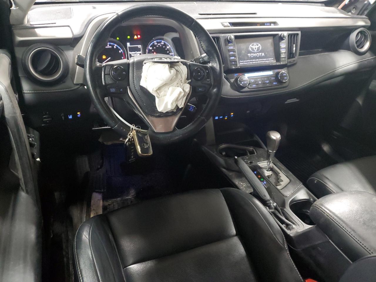 2017 Toyota RAV 4 - Image 8