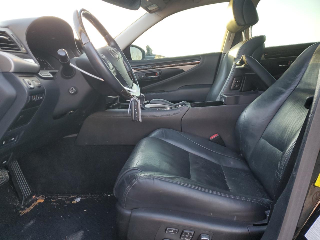 2014 Lexus LS - Image 7