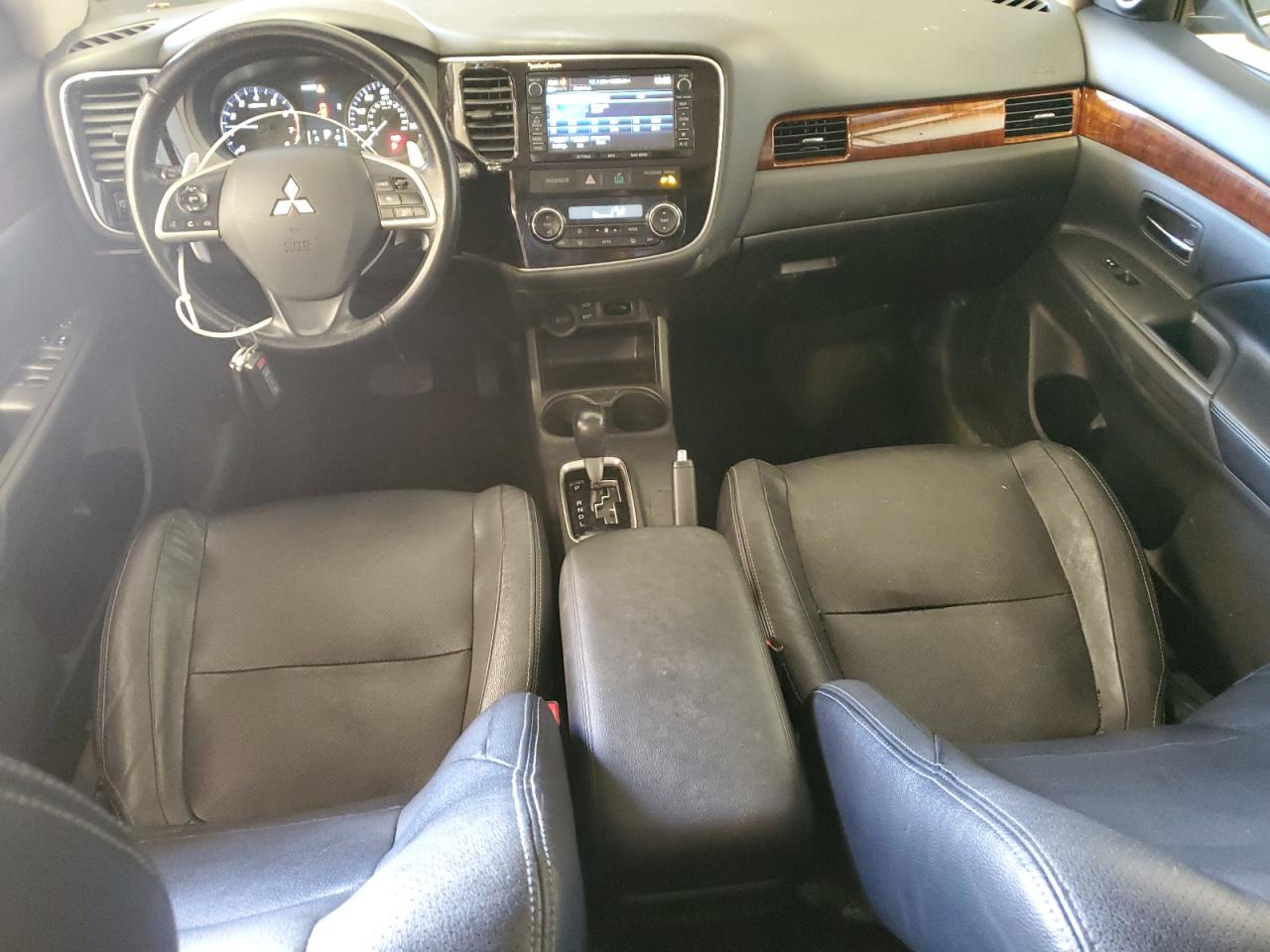 2014 Mitsubishi Outlander - Image 8
