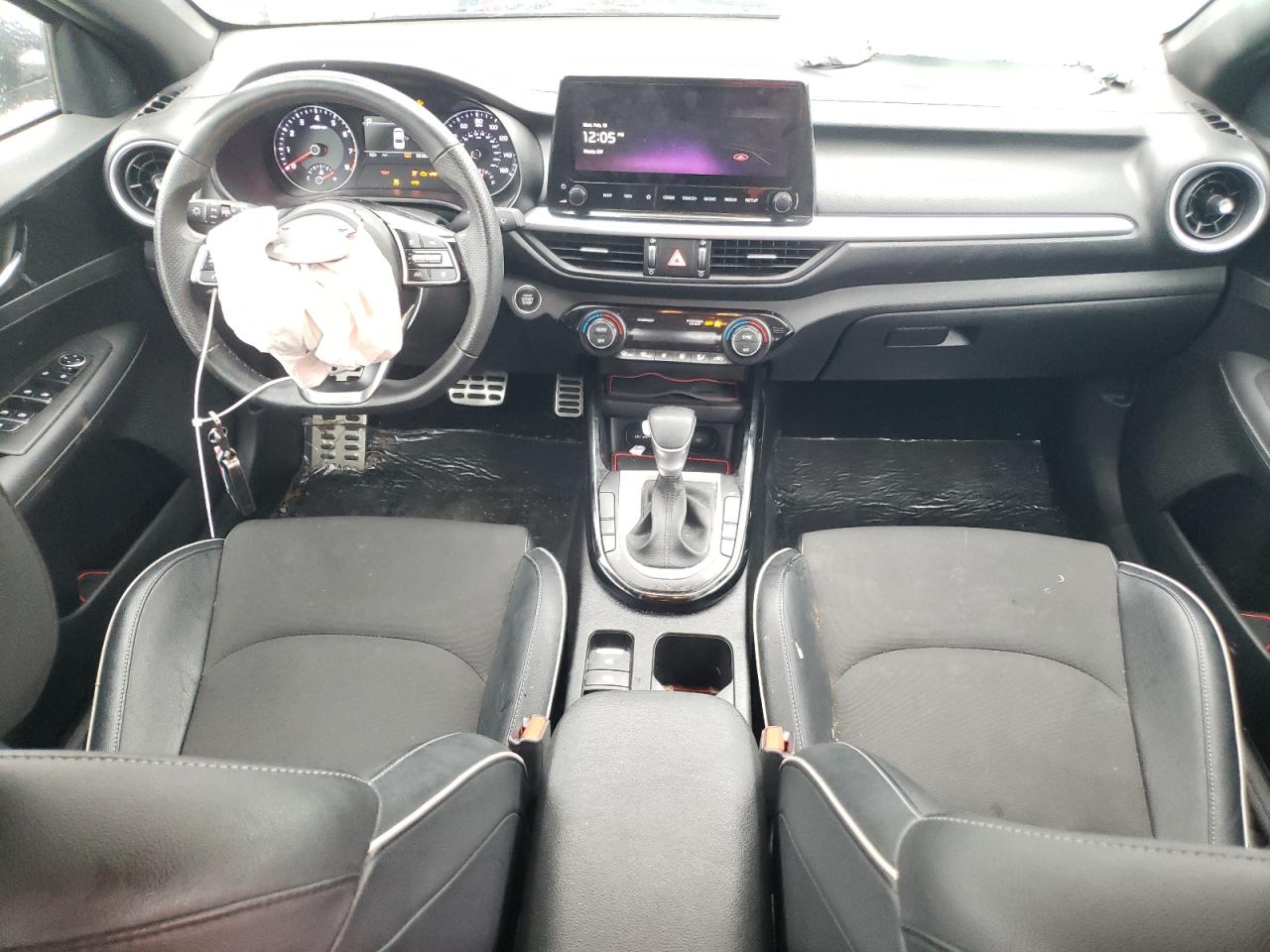 2023 Kia Forte - Image 8