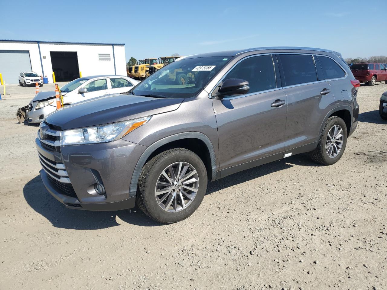 2019 Toyota Highlander - Image 1