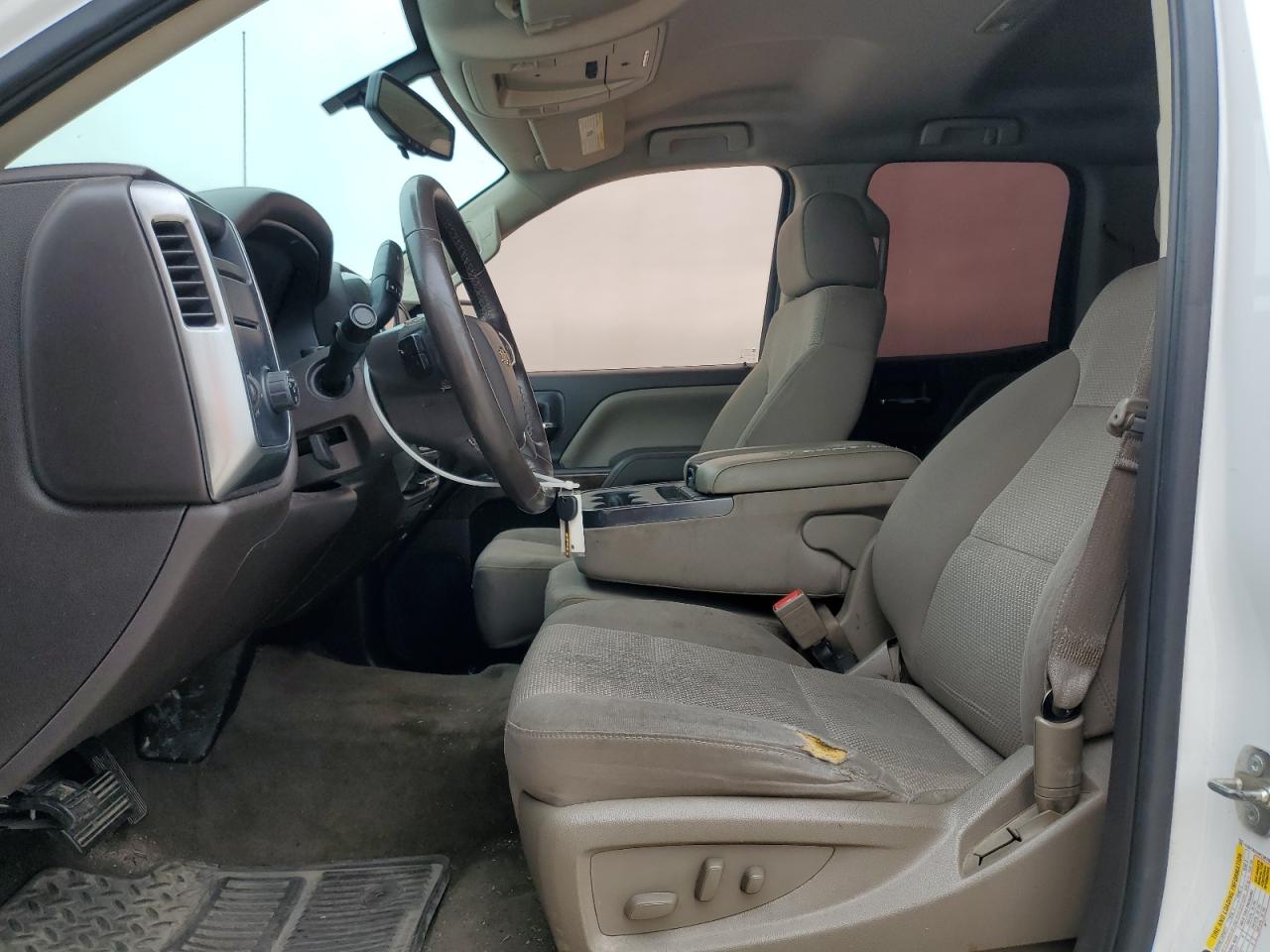 2015 Chevrolet Silverado - Image 7