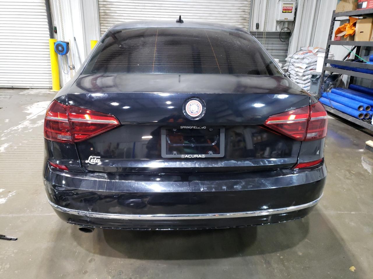 2018 Volkswagen Passat - Image 6