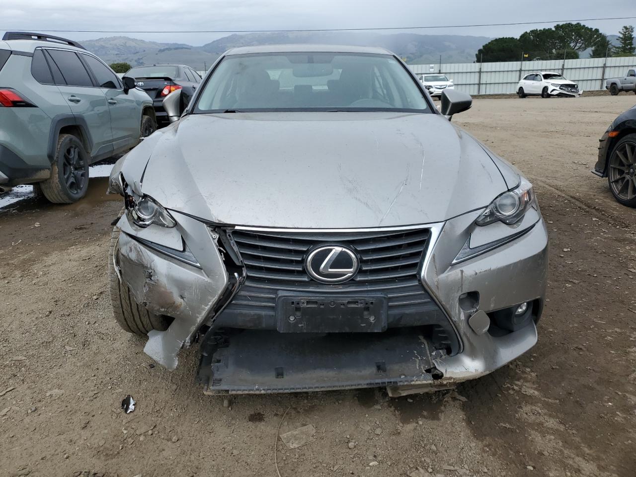 2016 Lexus IS - Image 5
