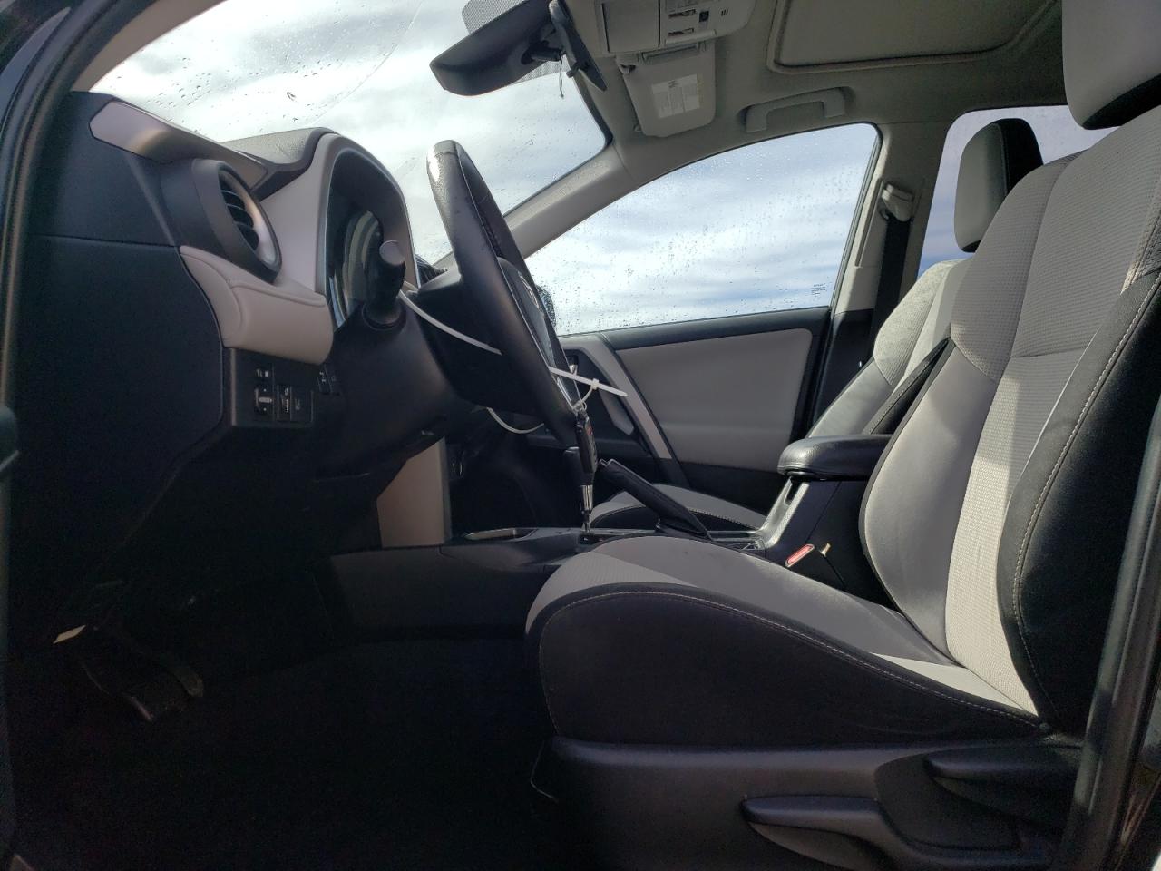 2017 Toyota RAV 4 - Image 7