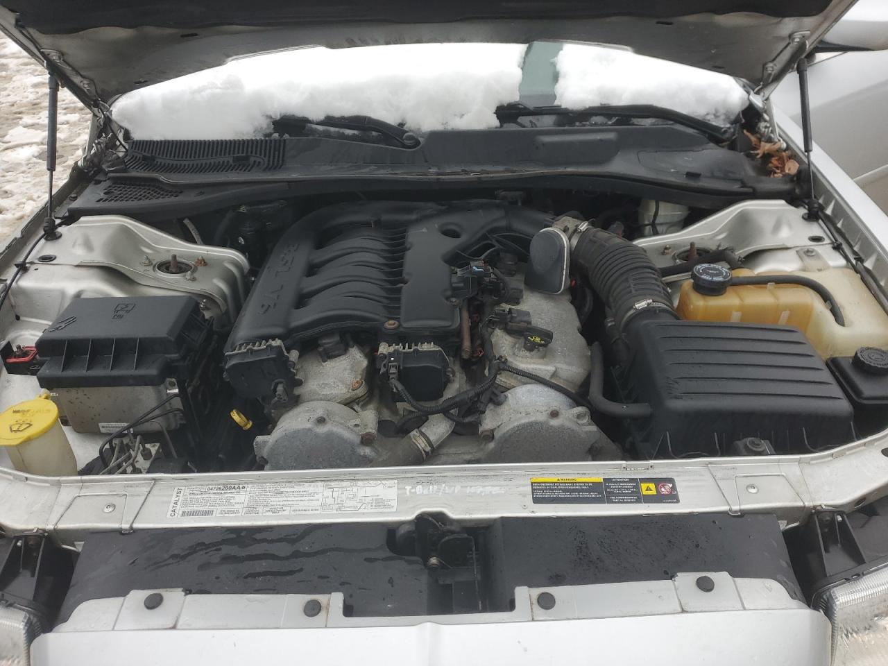 2005 Chrysler 300 - Image 11