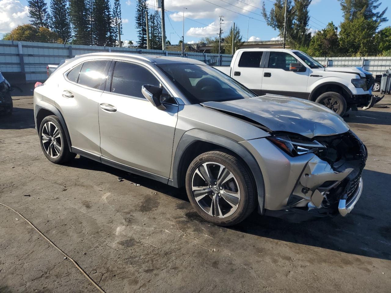 2019 Lexus UX - Image 4