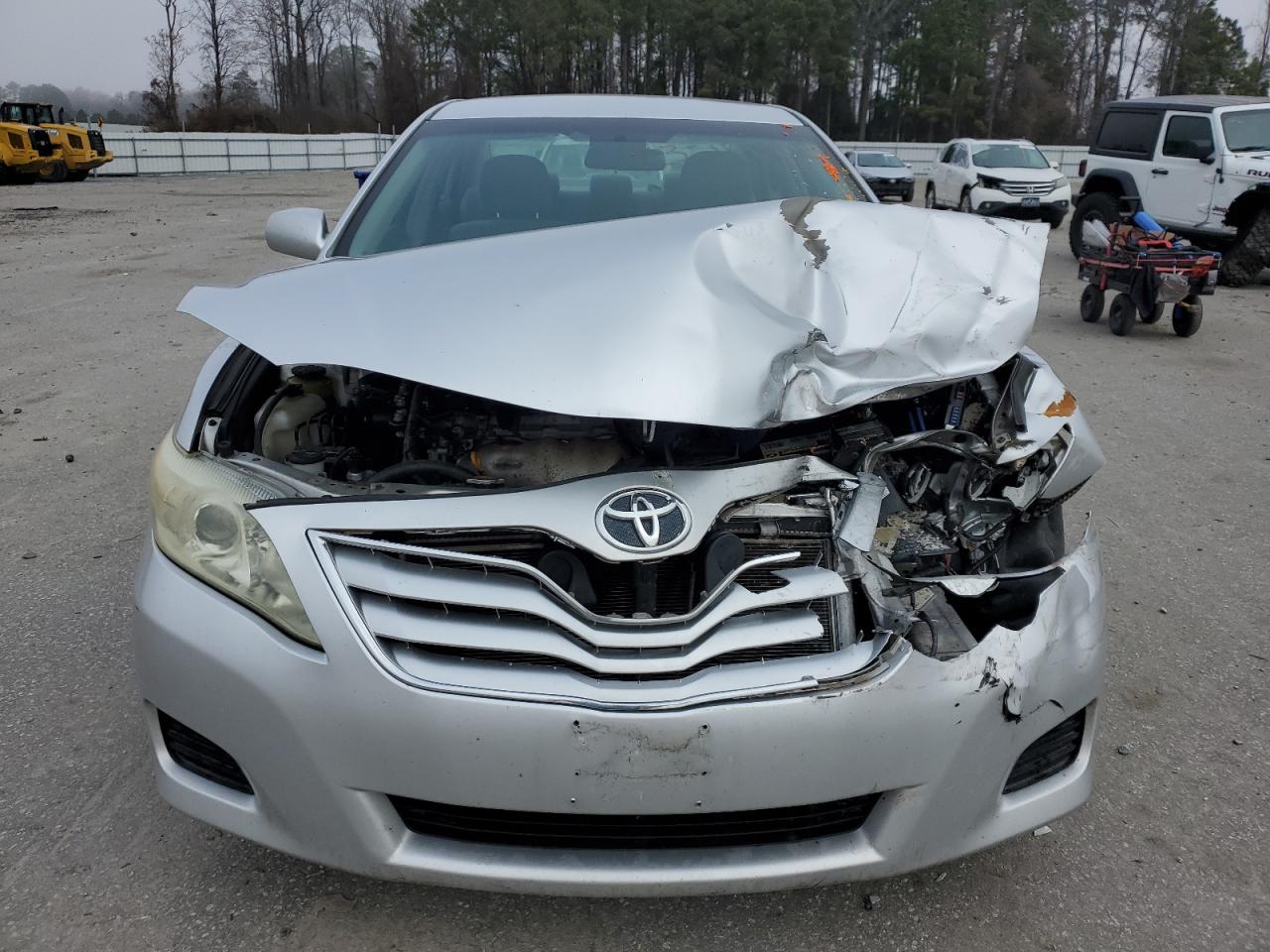 2011 Toyota Camry - Image 5