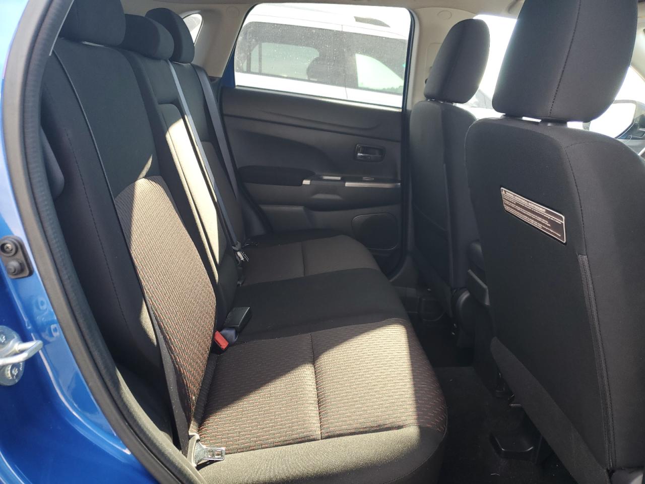 2018 Mitsubishi Outlander - Image 11